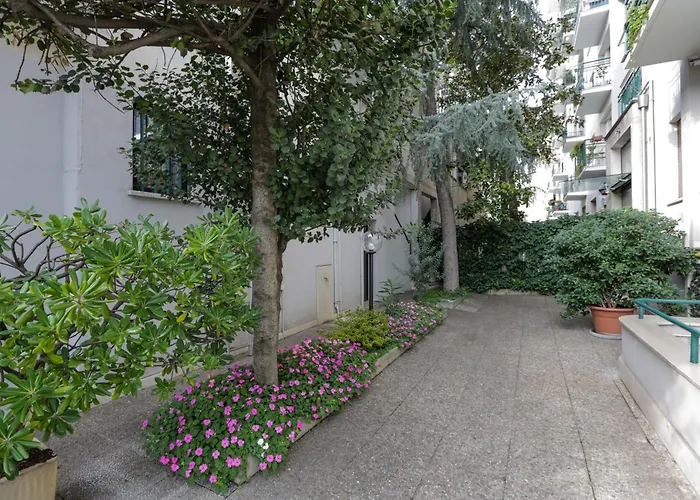 Corso Como-Bosco Verticale appartamento con Balcone